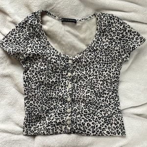 Brandy Melville leopard print tee